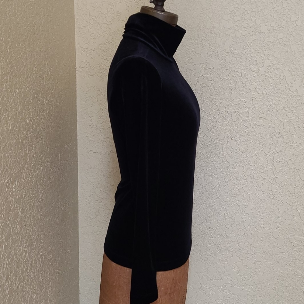 SOLD!  WOMENS BCBG MAXAZRIA VELVET TURTLENECK TOP XS - Picture 2 of 6
